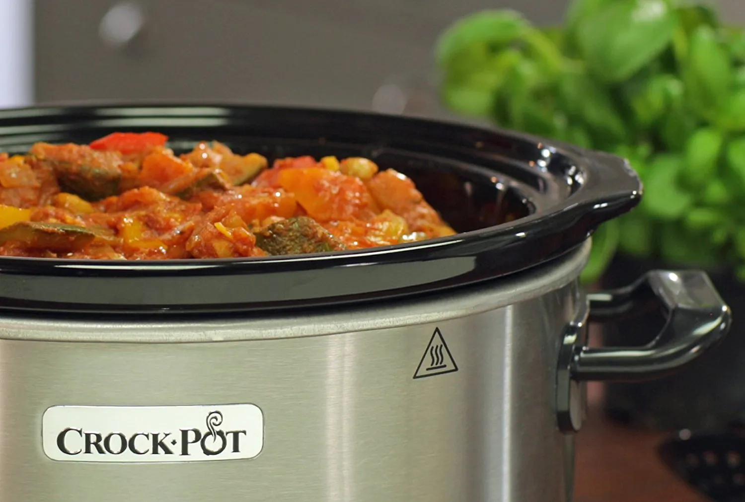 Crock Pot 3.5L Brushed Stainless Steel Slow Cooker 220/240 volt 50HZ (Will not work in USA)