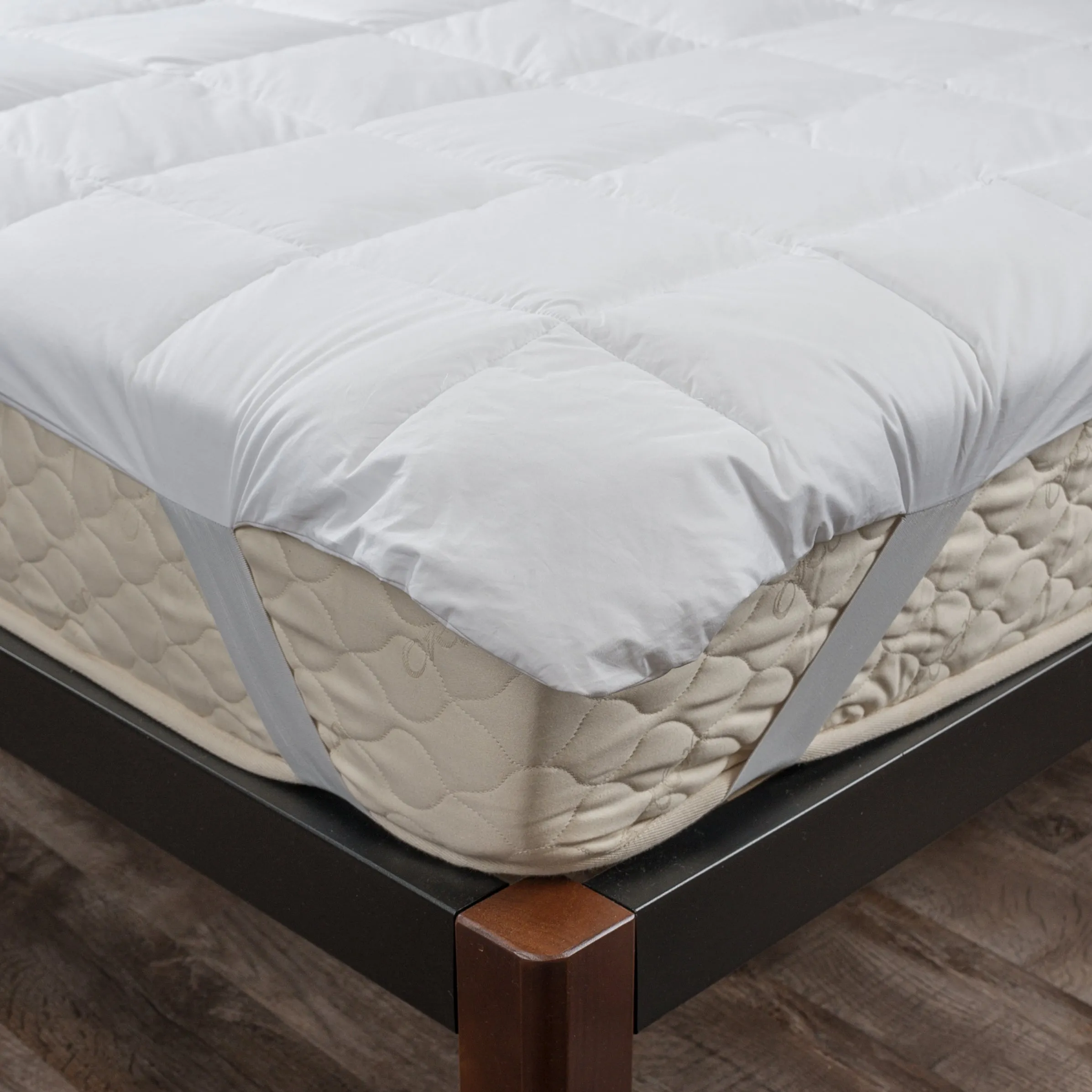 Deluxe Down Alternative Mattress Topper