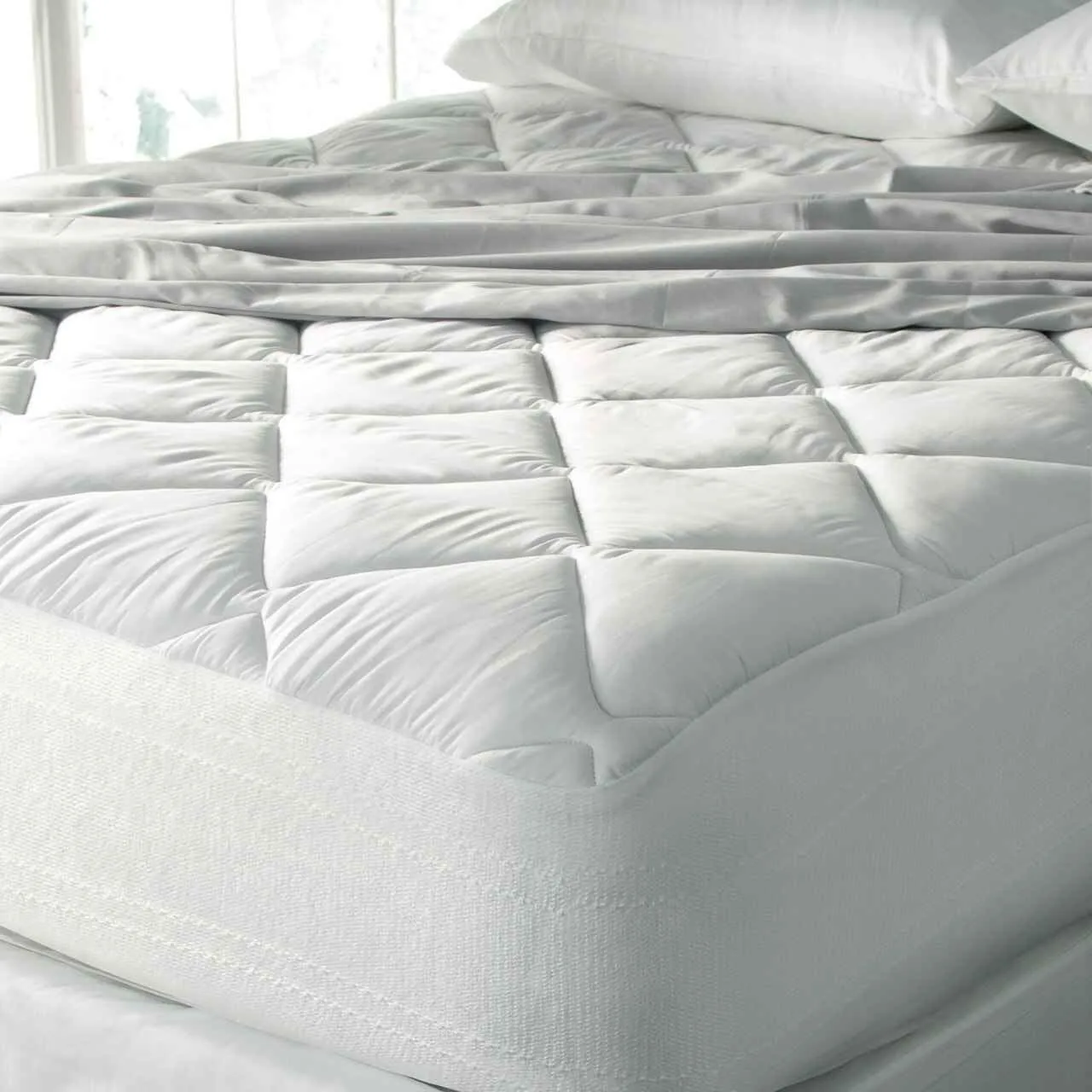 Eddie Bauer® Medium Plush 400 TC Premium Cotton Mattress Pad