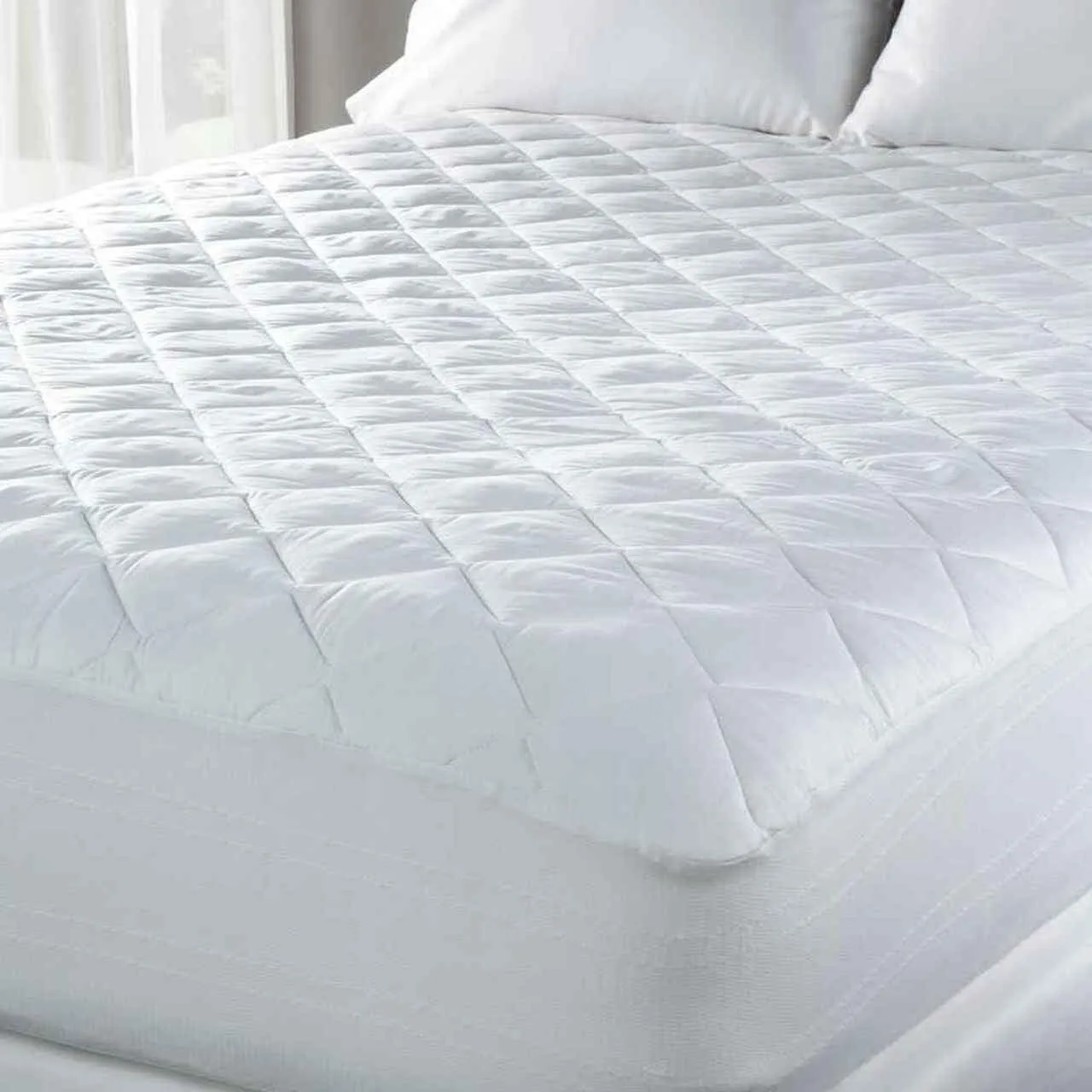 Extra Plush Down Alternative 300 Thread Count Mattress Pad (Hypoallergenic)