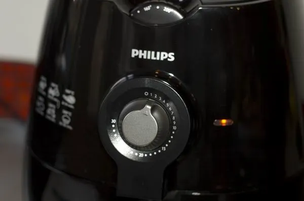 Philips HD-9220 Viva Collection Air Fryer with Rapid Air Technology (Black)