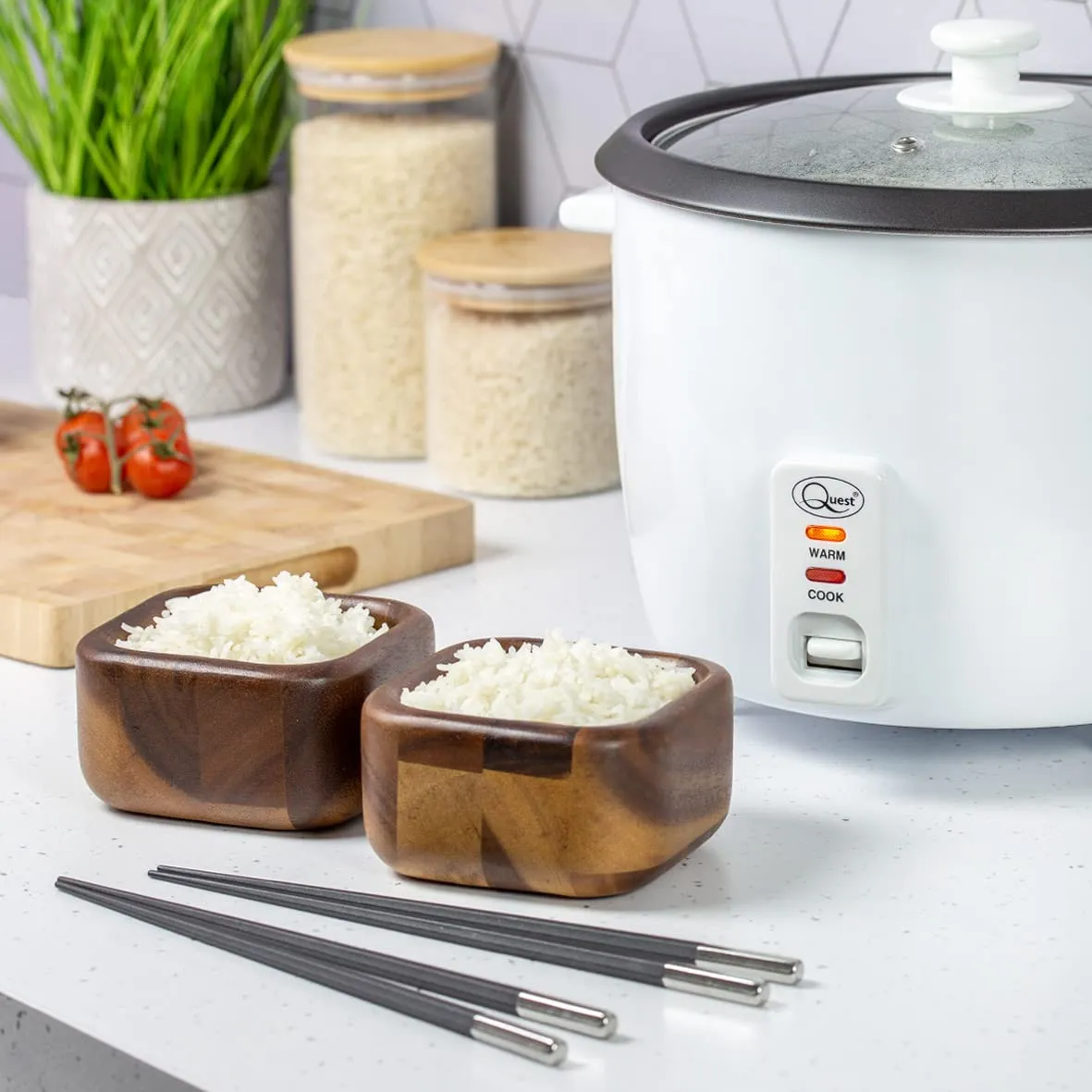 Quest 35450 2.5L Rice Cooker / Non-Stick Removable Bowl / Keep Warm Functionality / 900W / Includes Measuring Cup & Spatula